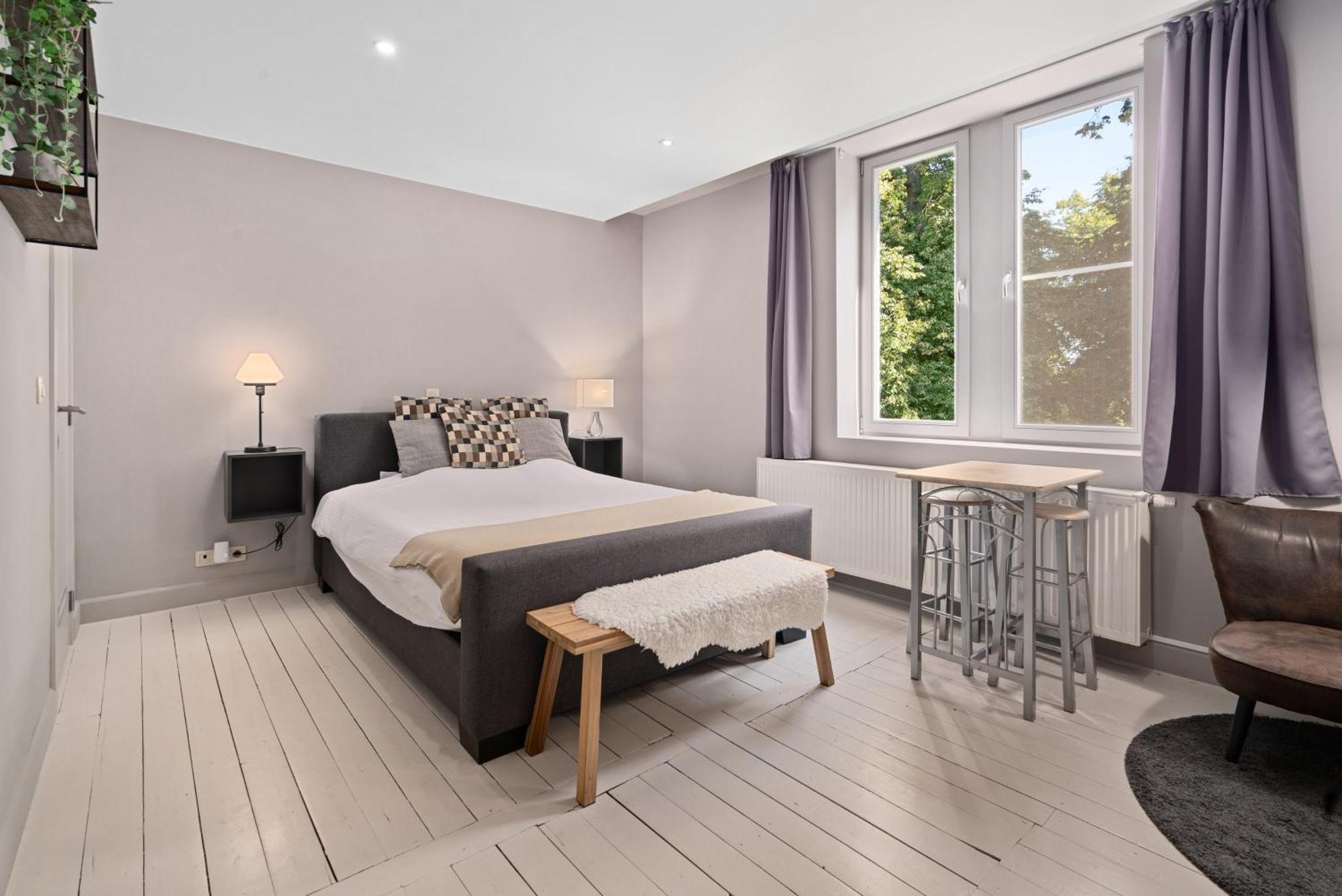 ברוז' Spacious Guest Suites Near Historic Market - 5 Min Walk מראה חיצוני תמונה